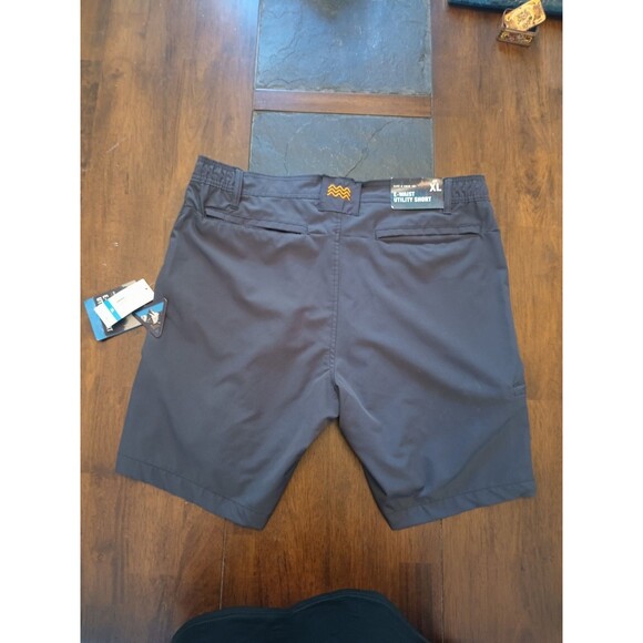 Trunks Surf And Swim Co. Men's Performance Multi-Functional Shorts Size XL - Picture 11 of 14
